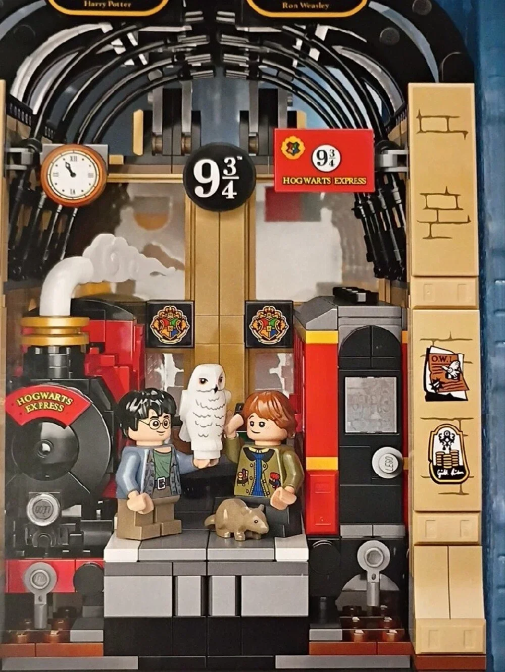 LEGO Harry Potter 76450 Hogwarts Express Book Nook